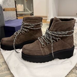 Stuart Weitzman Belowdeck Seal Velour Lace-Up Boots, Women’s 6 (Fits 6.5)